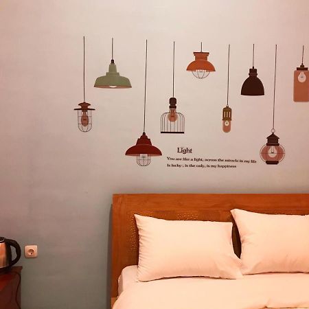Roomz Budget Residence Semarang Extérieur photo