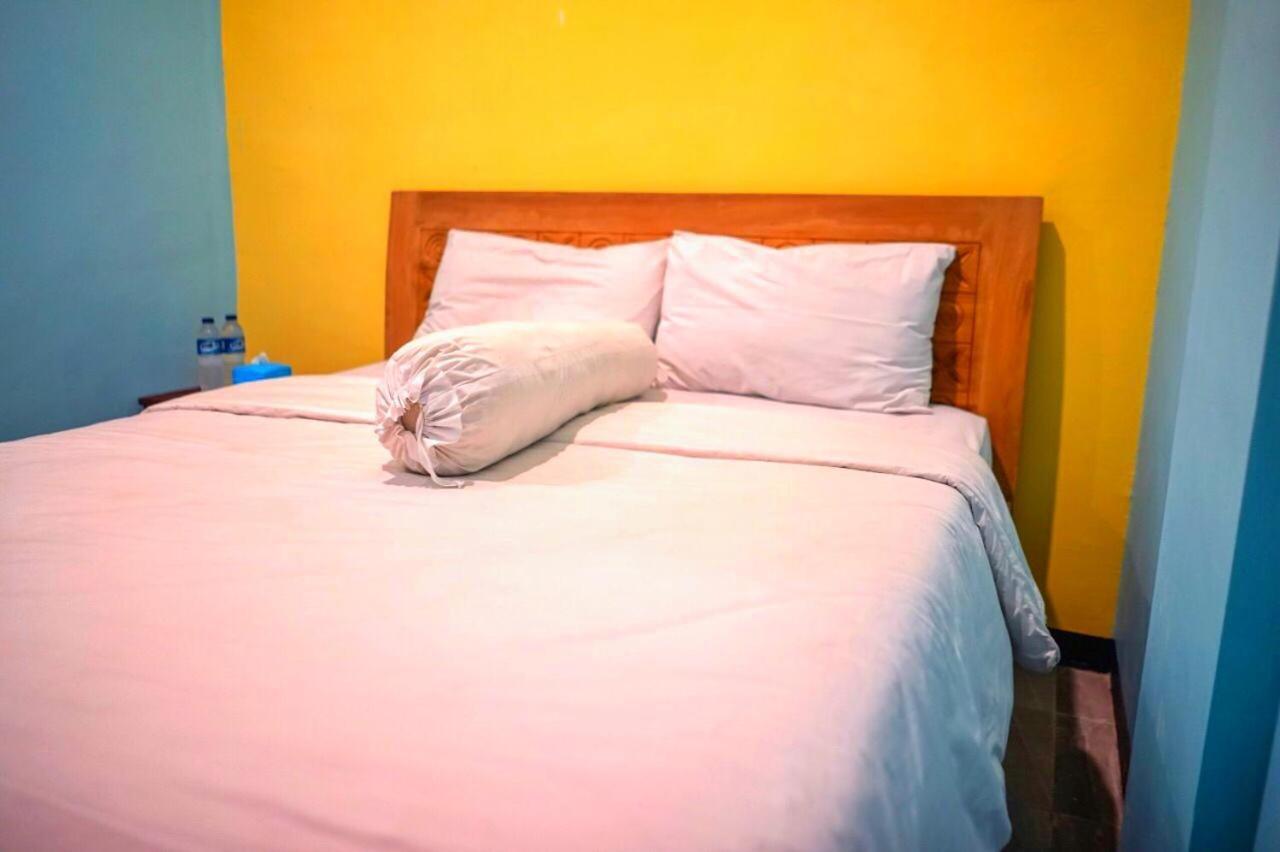 Roomz Budget Residence Semarang Extérieur photo
