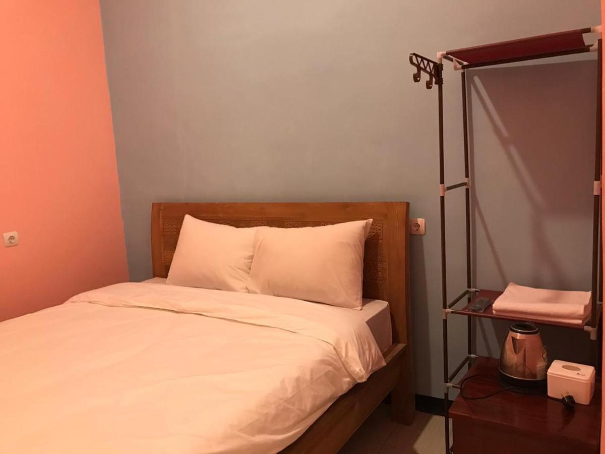 Roomz Budget Residence Semarang Extérieur photo