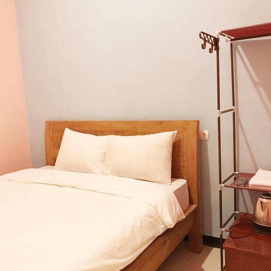 Roomz Budget Residence Semarang Extérieur photo